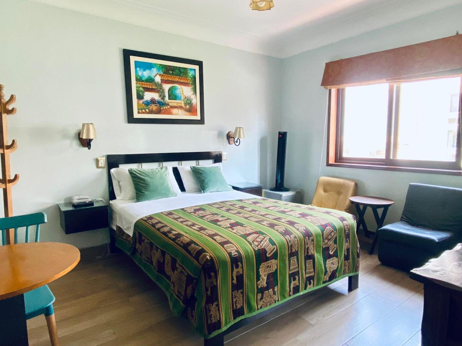 Tinkus Hotel 3*